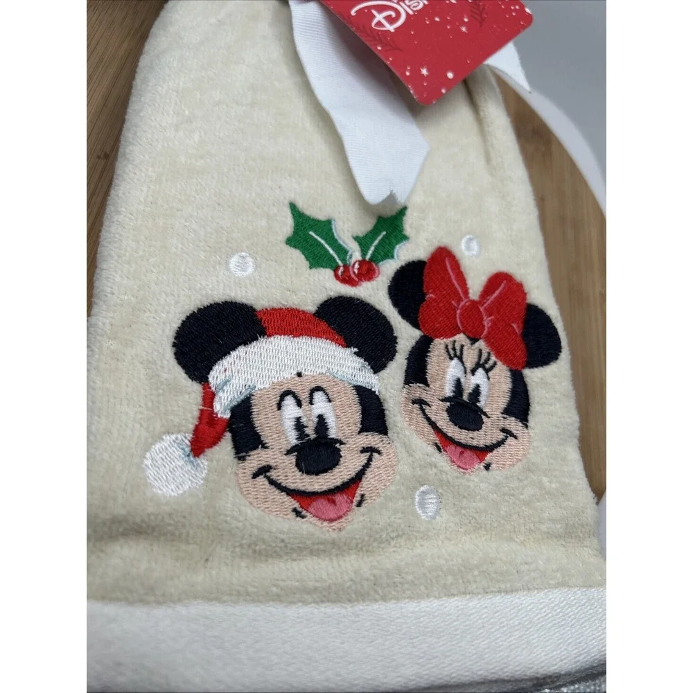NEW Disney 2 Pack Mickey Mouse and Minnie Mouse Christmas Hand‎ Towels